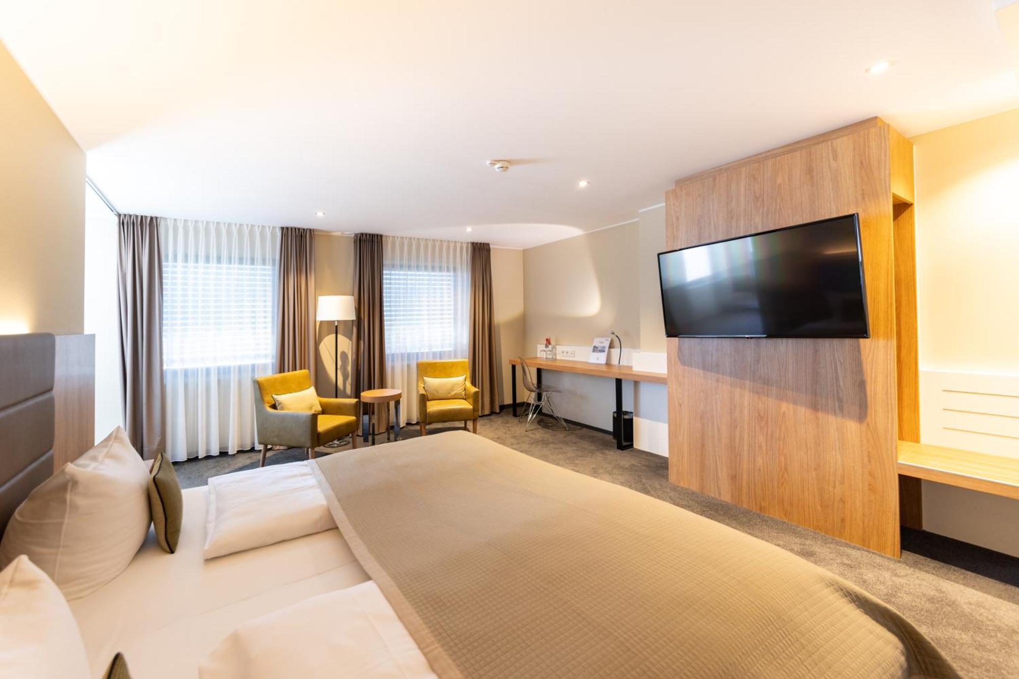 Hotel Ross Швайнфурт Екстериор снимка