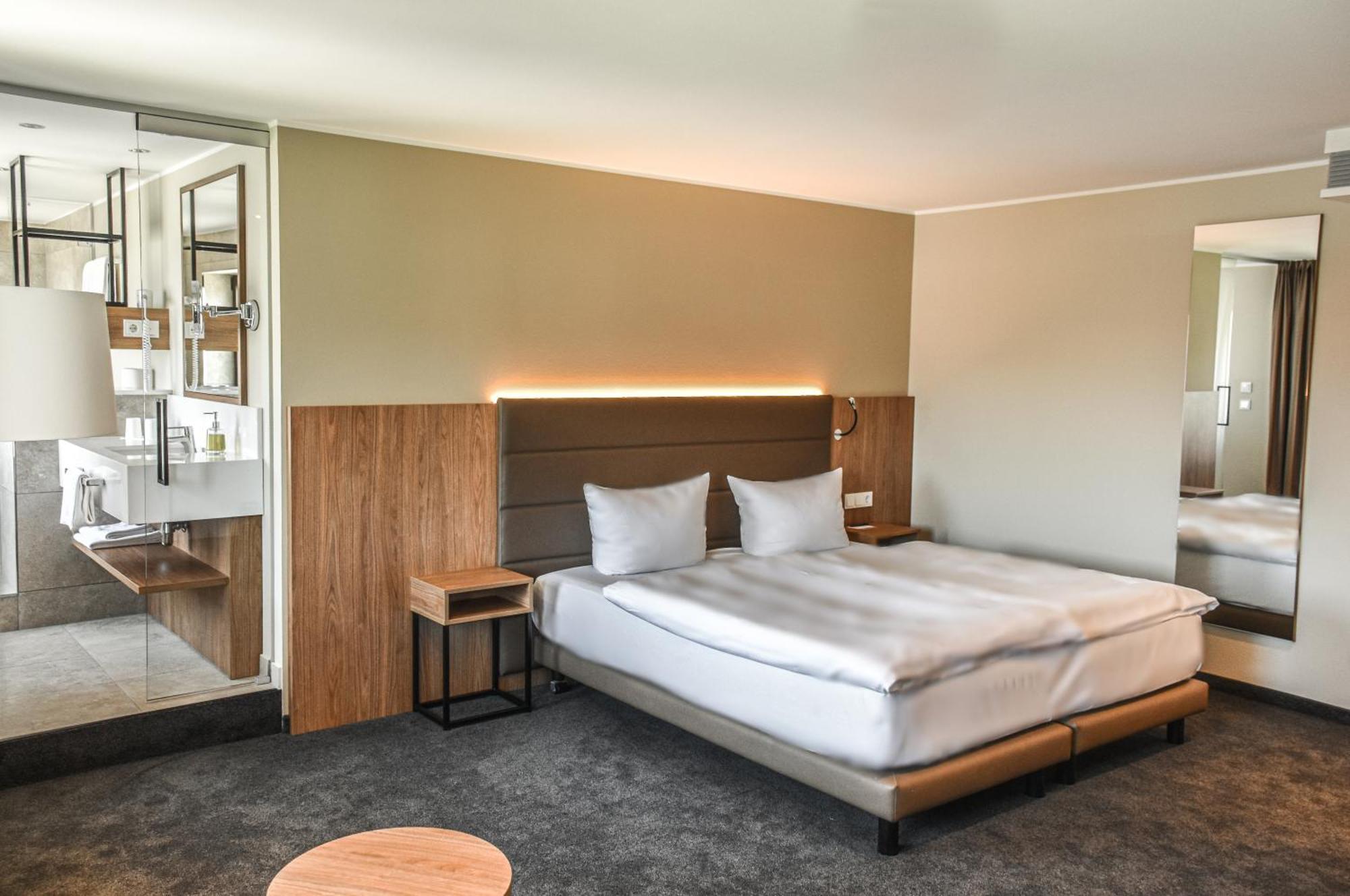 Hotel Ross Швайнфурт Екстериор снимка