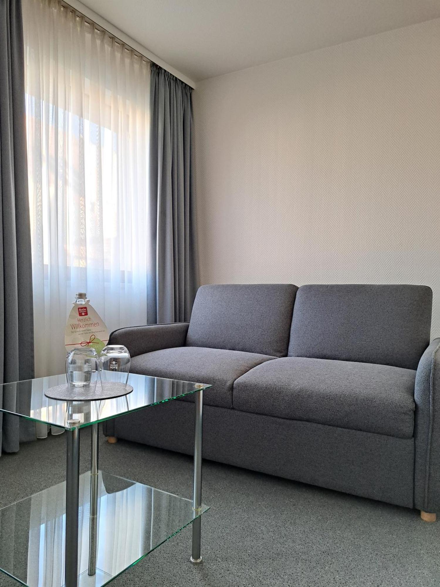 Hotel Ross Швайнфурт Екстериор снимка
